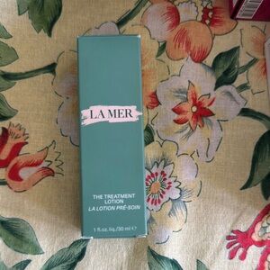 La Mer The Treatment Lotion in Elegant Teal Packaging